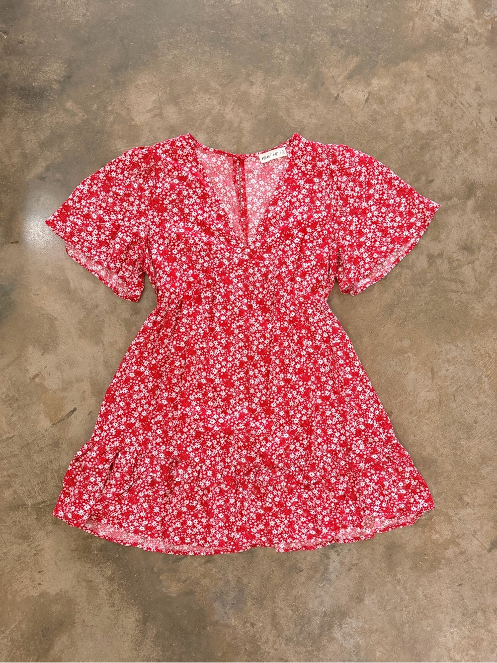 New In Red White Floral Mini Dress Flutter Sleeve Lined Medium